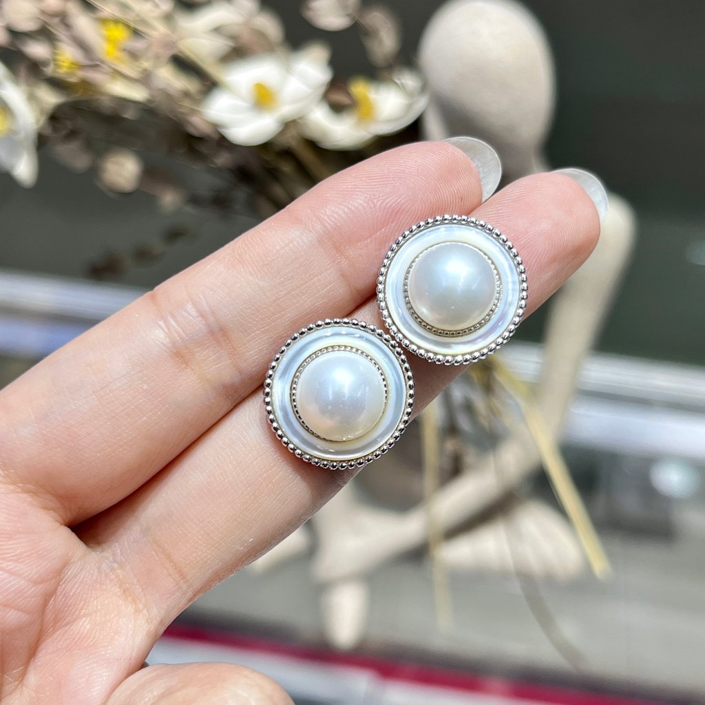 Freshwater Pearl Earrings