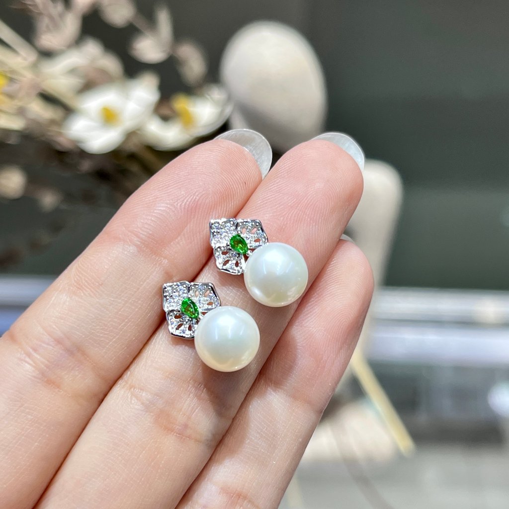 Freshwater Pearl Earrings