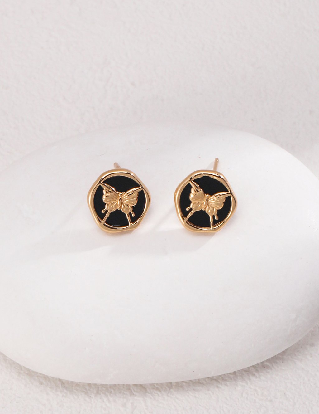 925 Silver Black Onyx Stud Earrings - Vintage Gold Finish Elegance