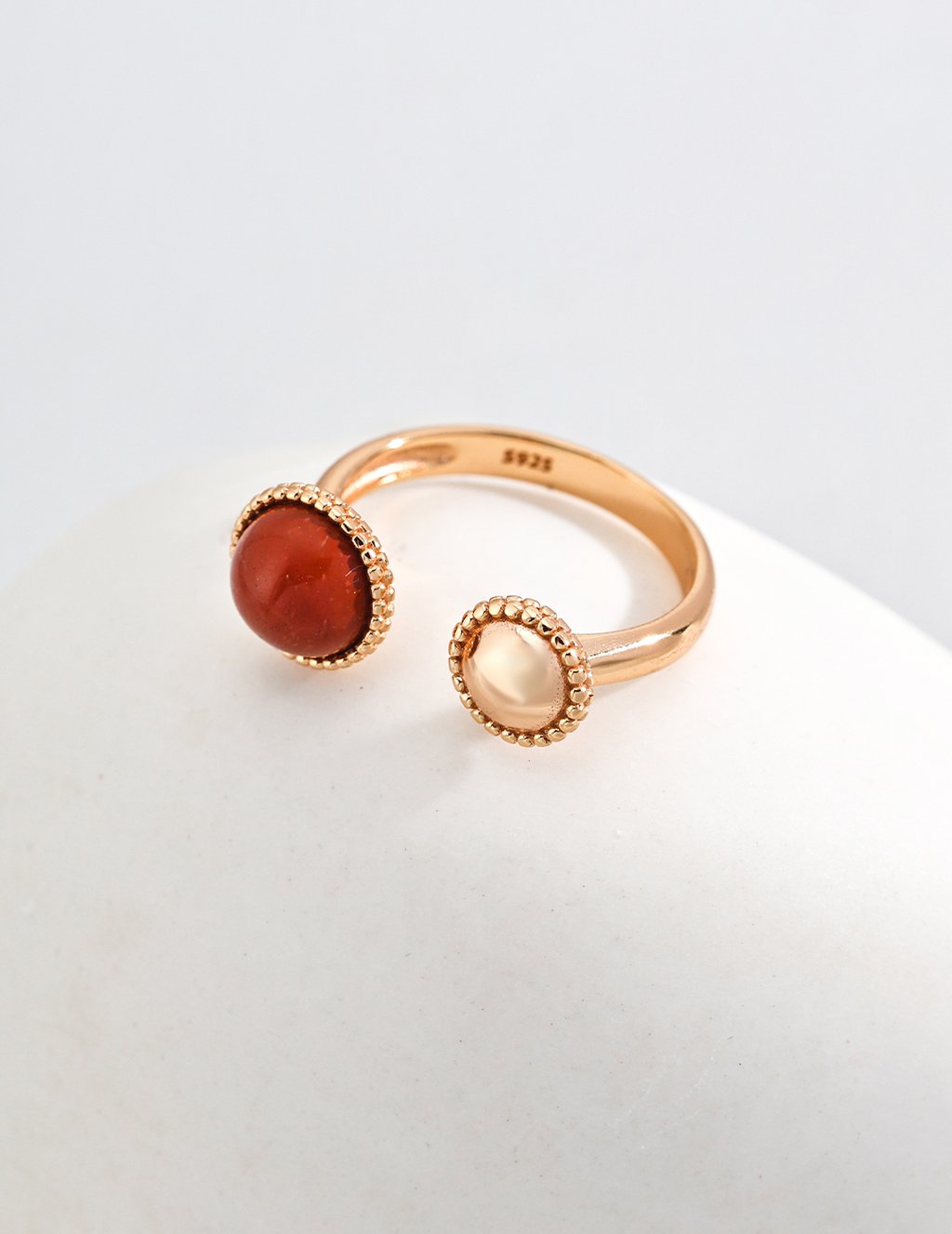 925 Sterling Silver Minimalist Red Stone Ring - Vintage Gold